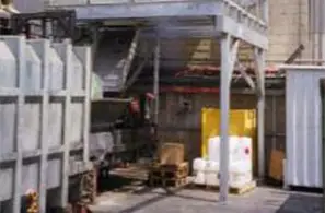 מגרסה לפסולת המפעל והכנה למיחזור קוקה קולה, בני ברק